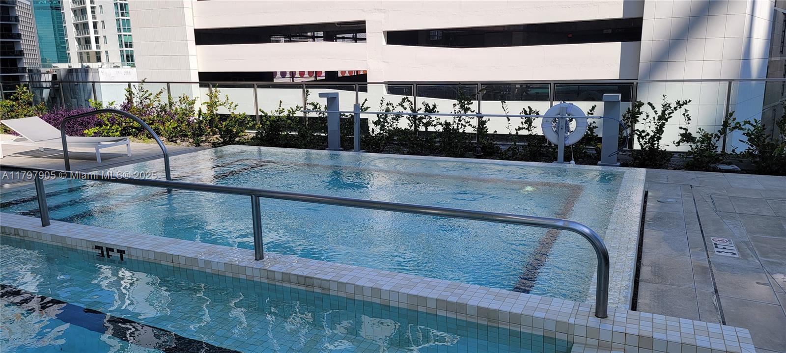 REACH CONDO - Residential