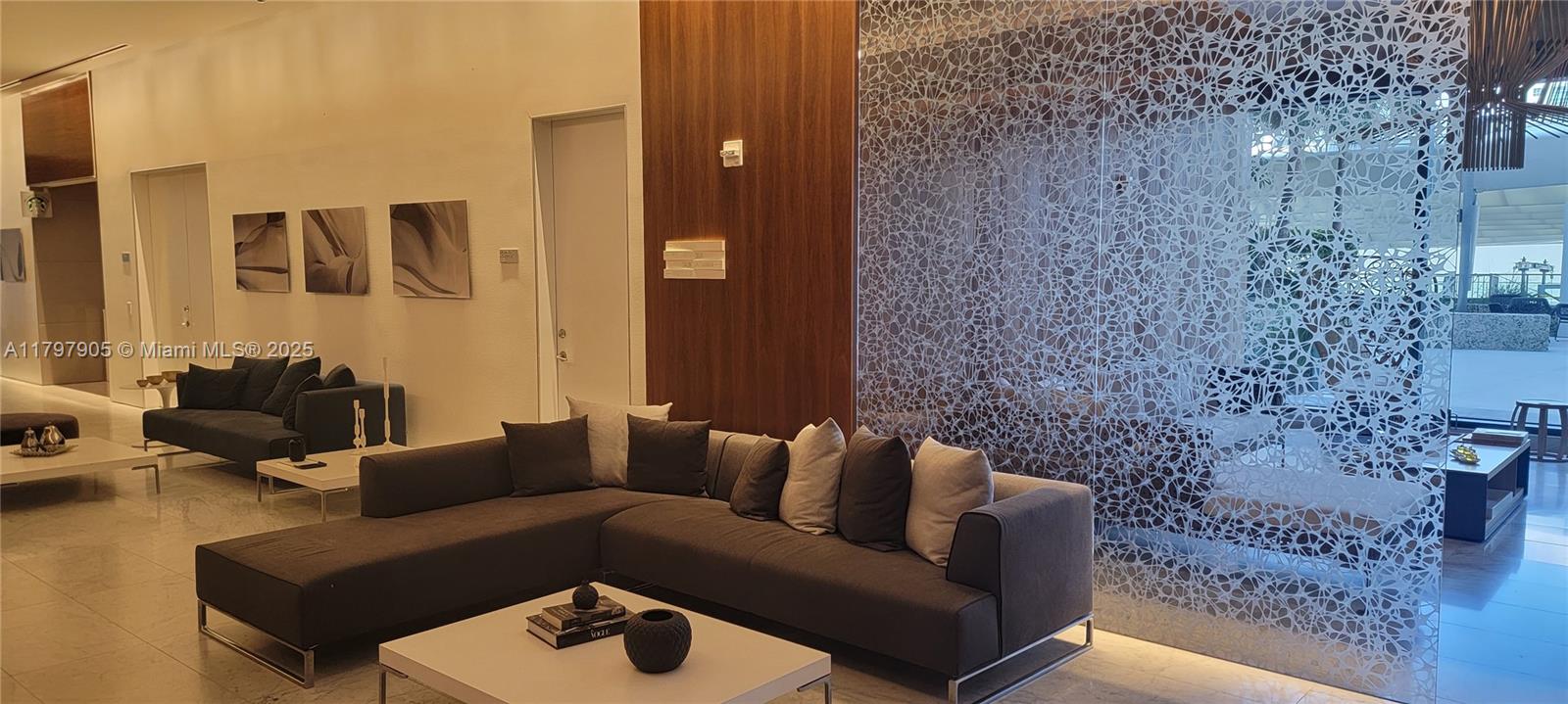 REACH CONDO - Residential