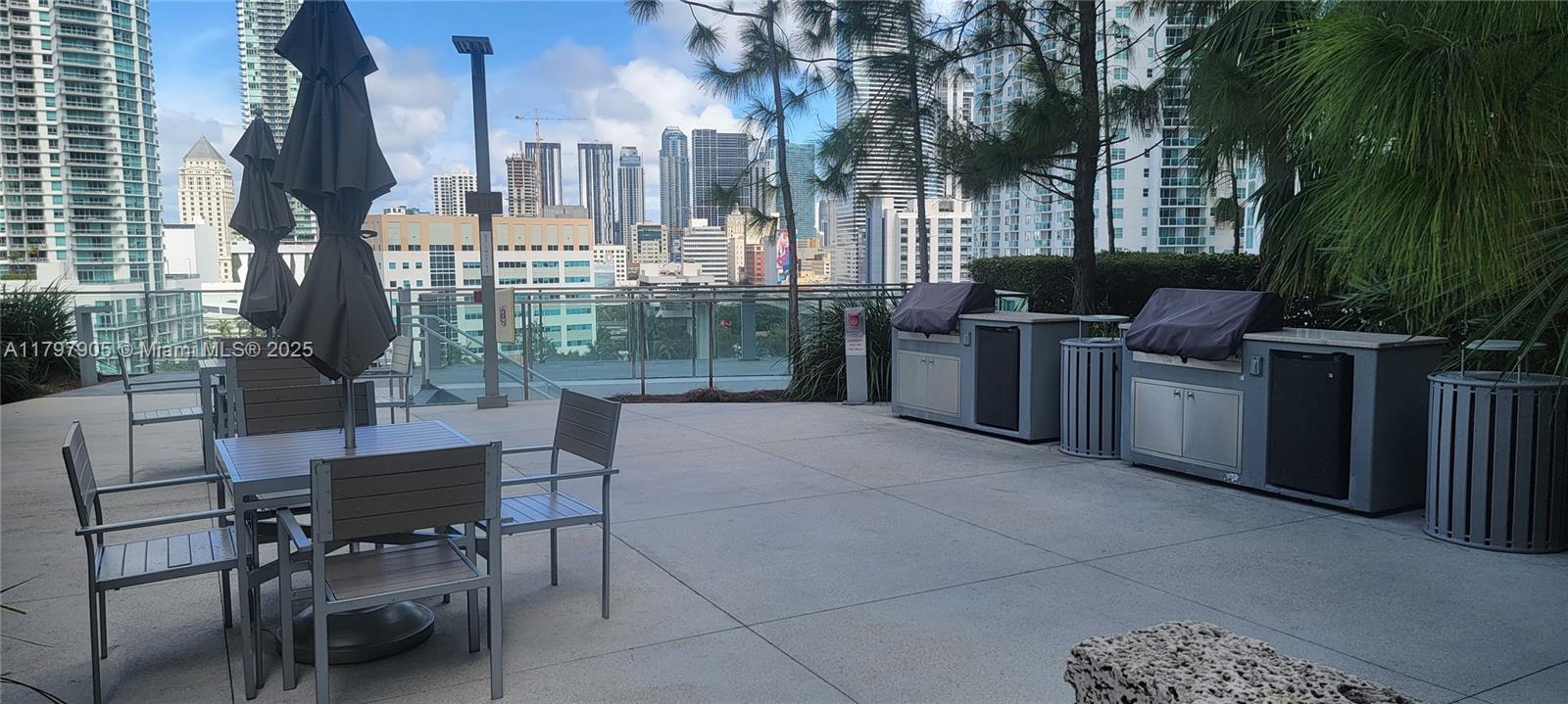 REACH CONDO - Residential