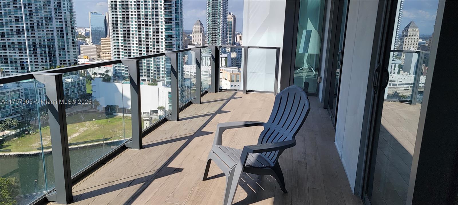 REACH CONDO - Residential