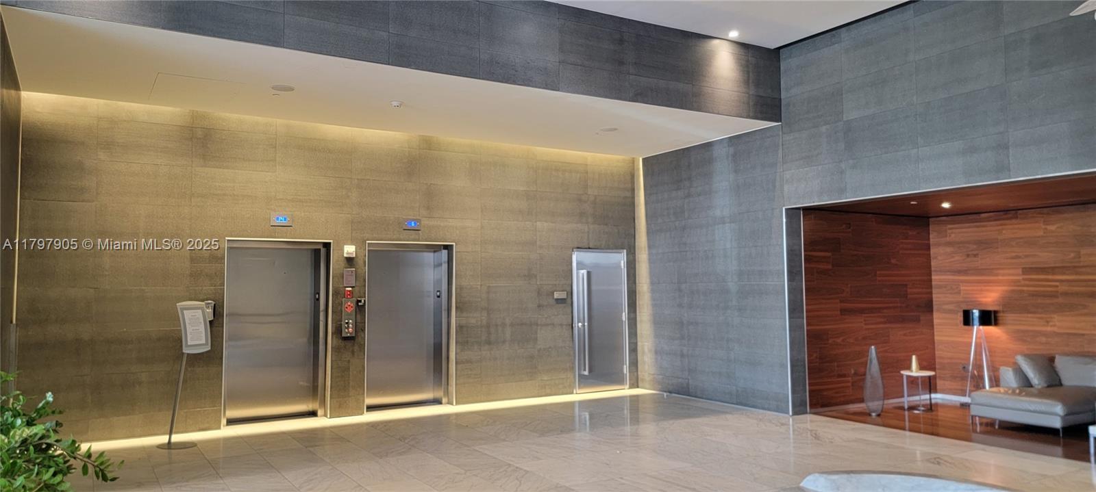 REACH CONDO - Residential