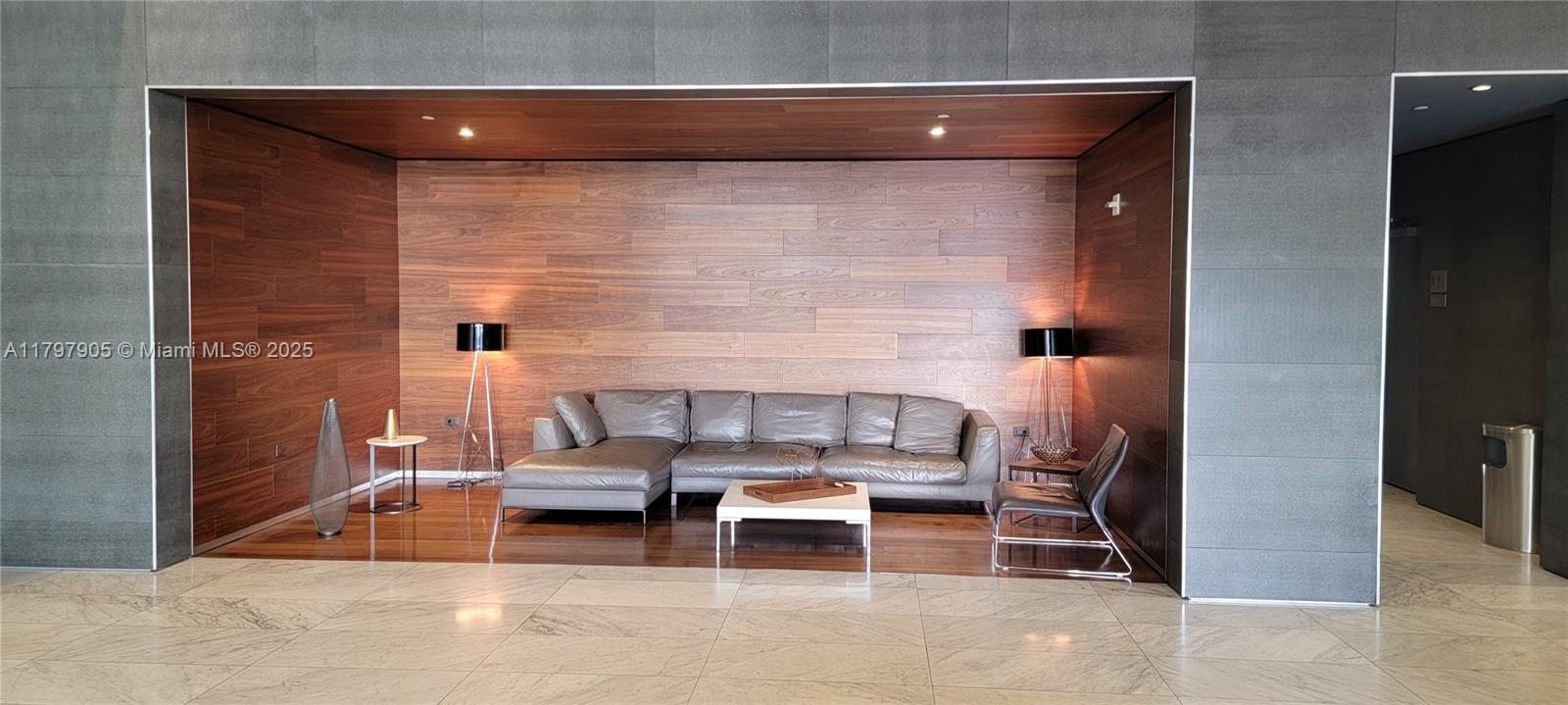 REACH CONDO - Residential