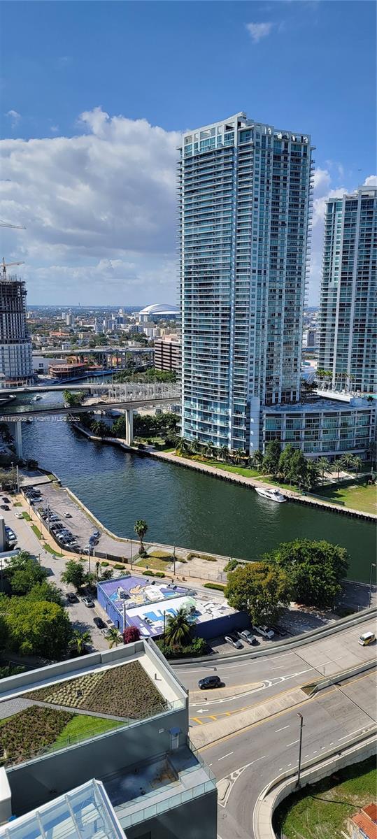REACH CONDO - Residential