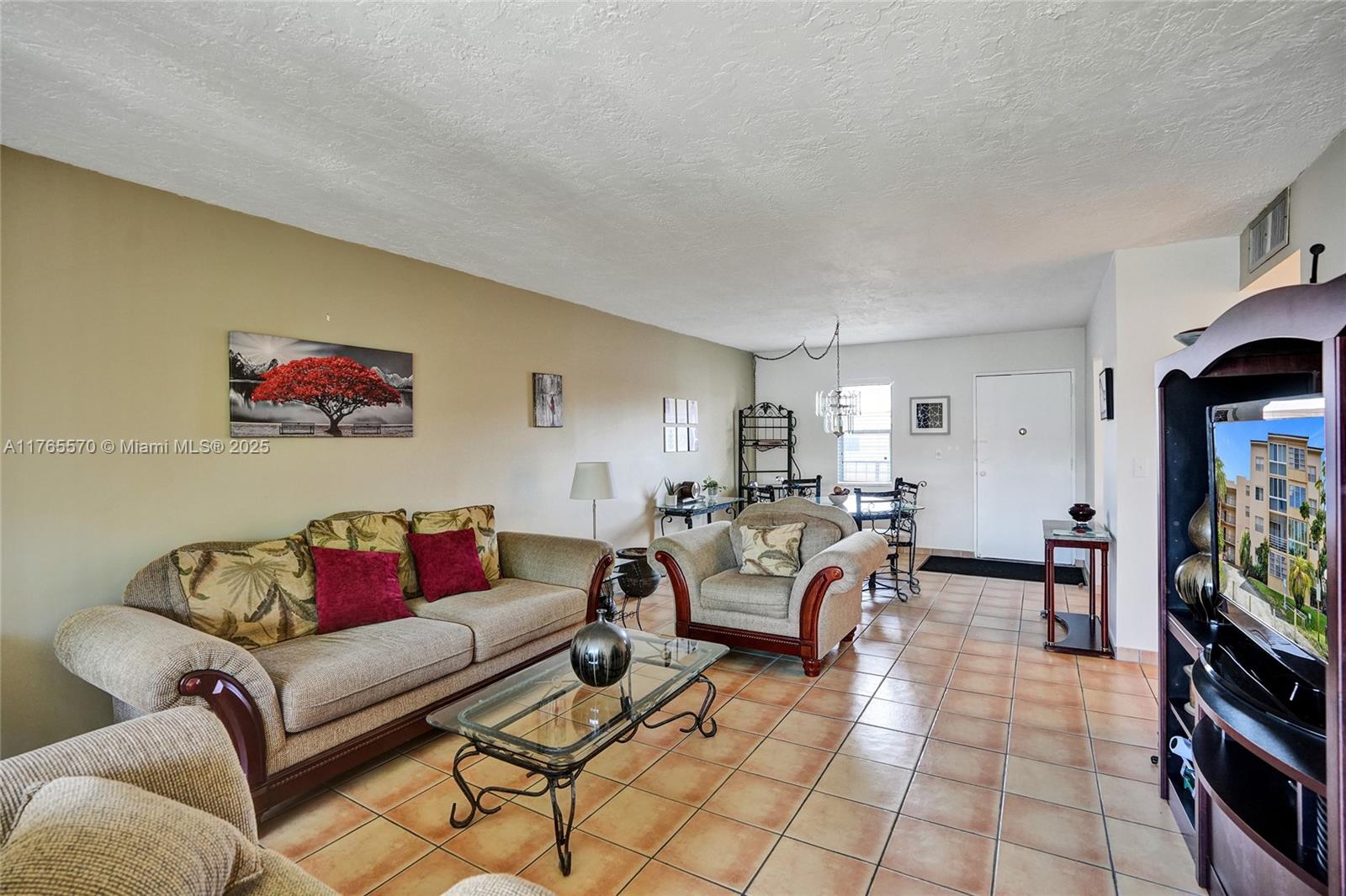 Property for Sale at 2811 Somerset Dr 405, Lauderdale Lakes, Broward County, Florida - Bedrooms: 1 
Bathrooms: 1  - $94,000