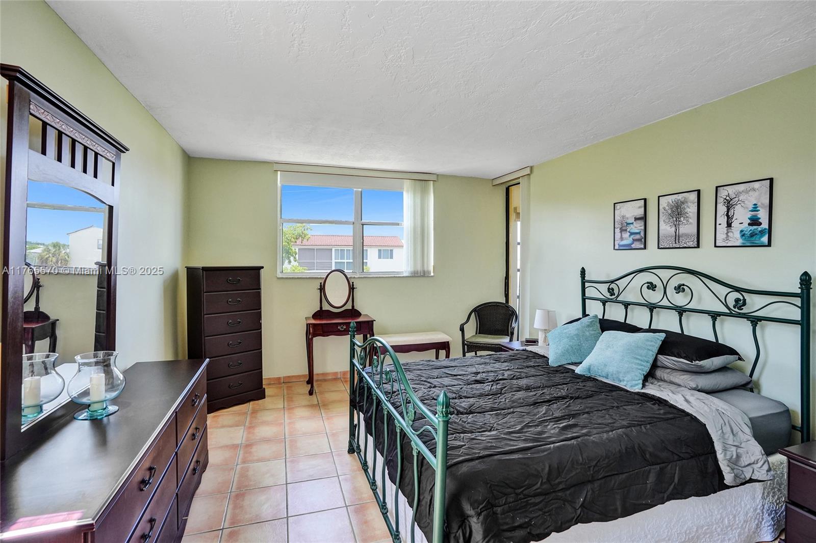 SOMERSET NO 3 CONDO - Residential