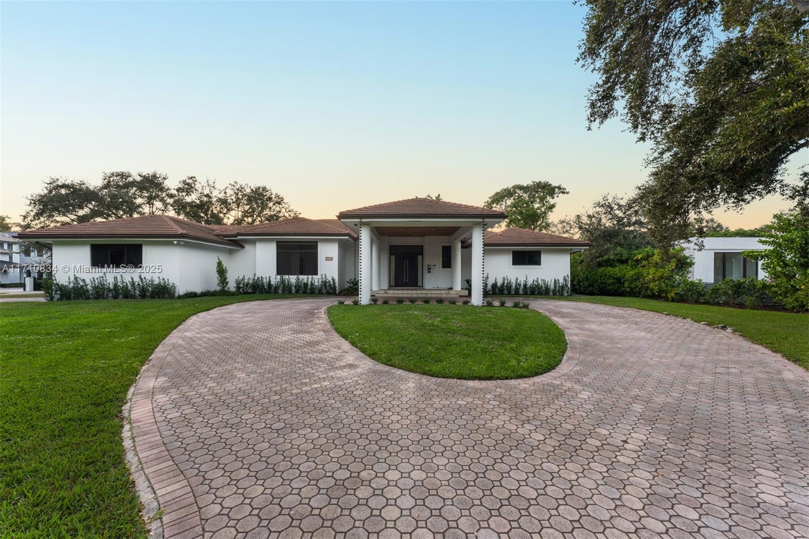 Rental Property at 11760 Sw 60th Ave, Pinecrest, Miami-Dade County, Florida - Bedrooms: 4 
Bathrooms: 5  - $14,500 MO.