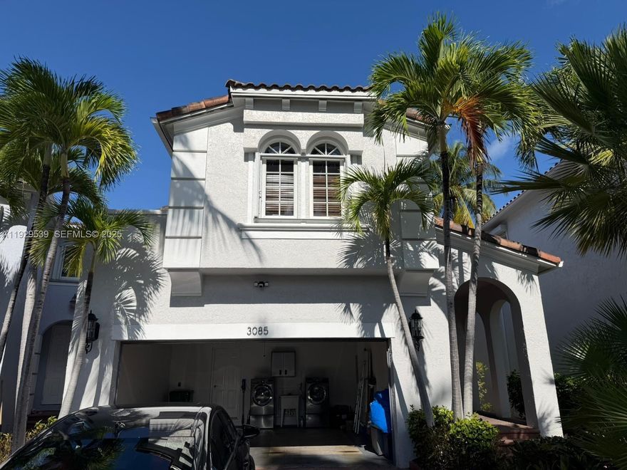 Beautiful home in Aventura Lakes. Prime location near Aventura Mall, top schools, and the beach. Bright and spacious with high ceilings and a private backyard.