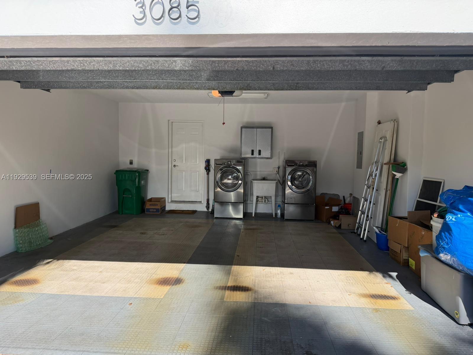 AVENTURA LAKES PHASE 1 - Residential Lease