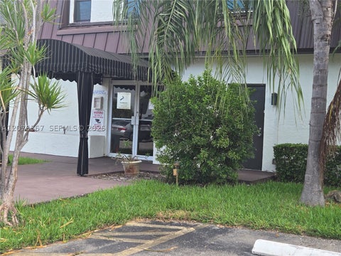 Tiny photo for 500 NE 2nd St #417, Dania Beach, FL 33004 (MLS # A12076367)