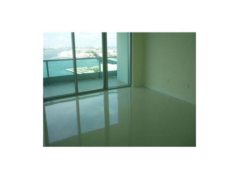 900 BISCAYNE - Residential Lease