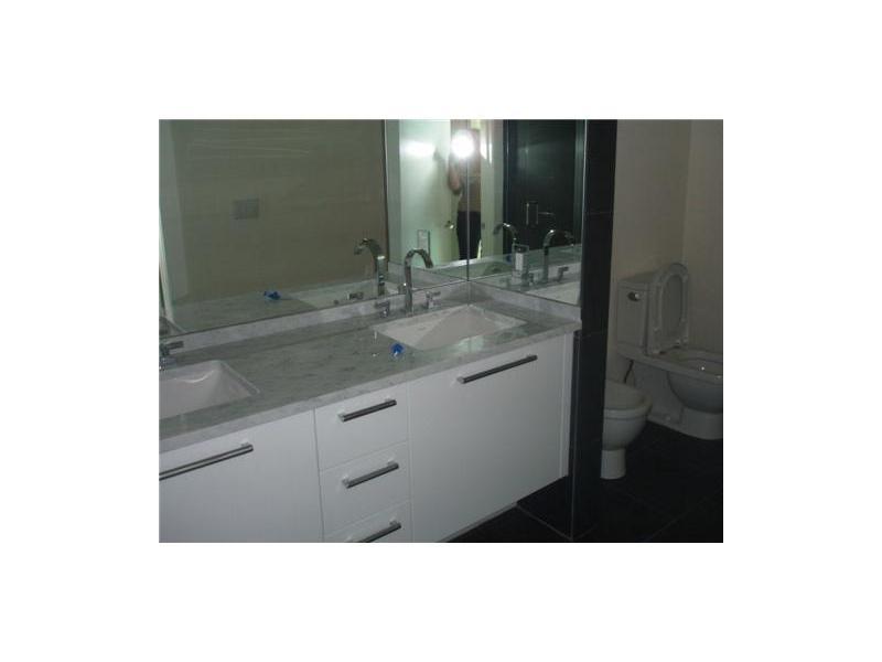 900 BISCAYNE - Residential Lease