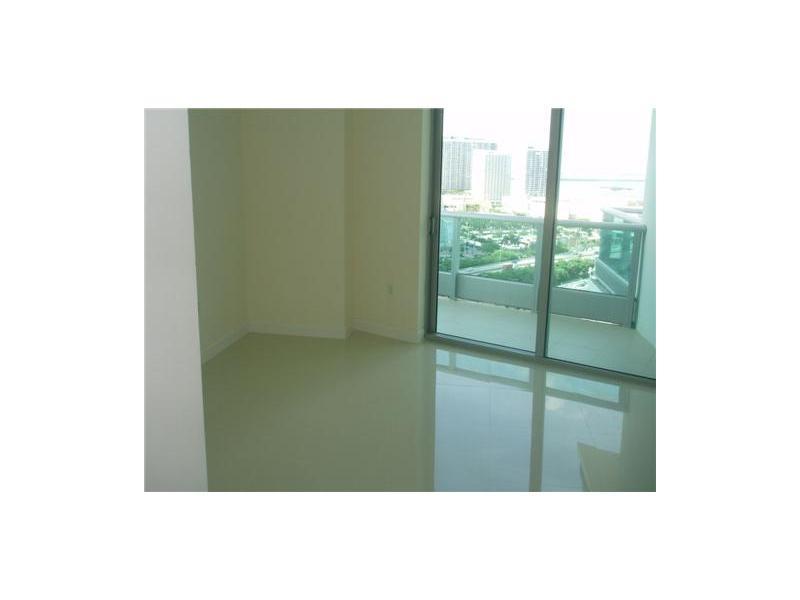 900 BISCAYNE - Residential Lease