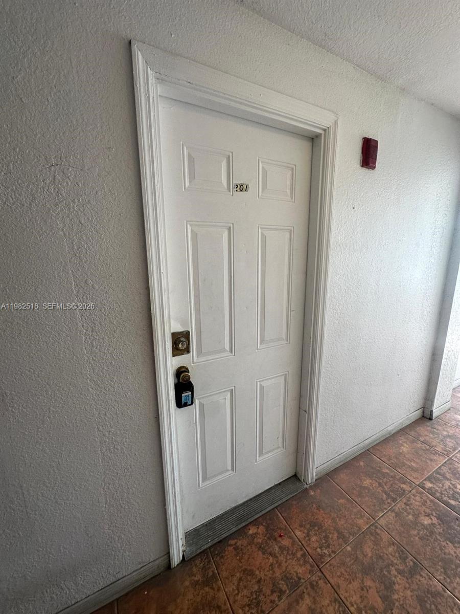 RIVER LOFTS CONDO - Residential Lease