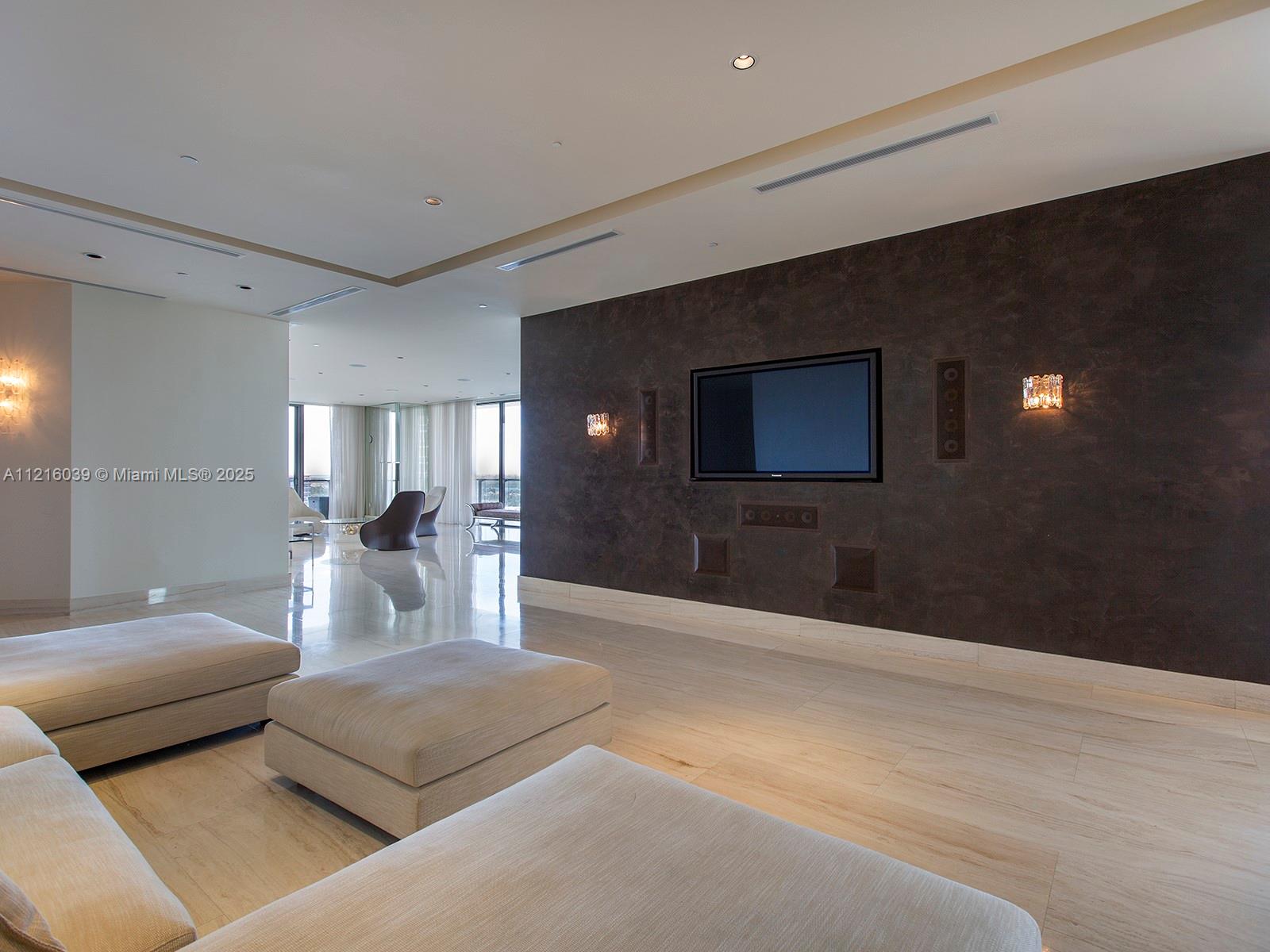 APOGEE CONDO - Residential