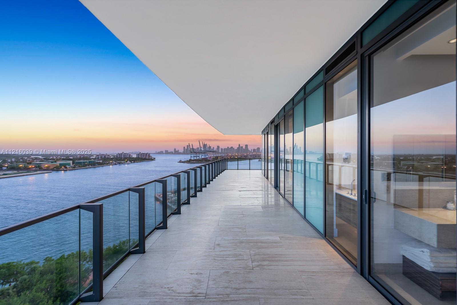 APOGEE CONDO - Residential
