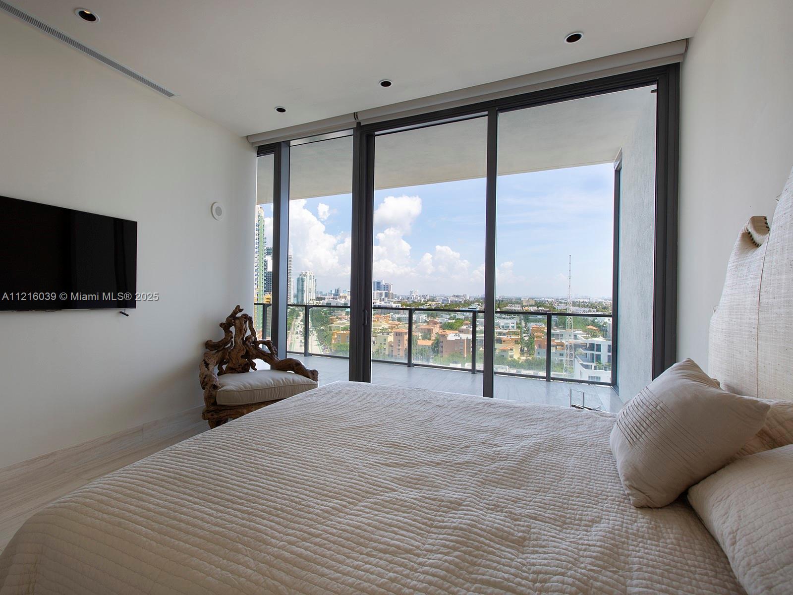 APOGEE CONDO - Residential