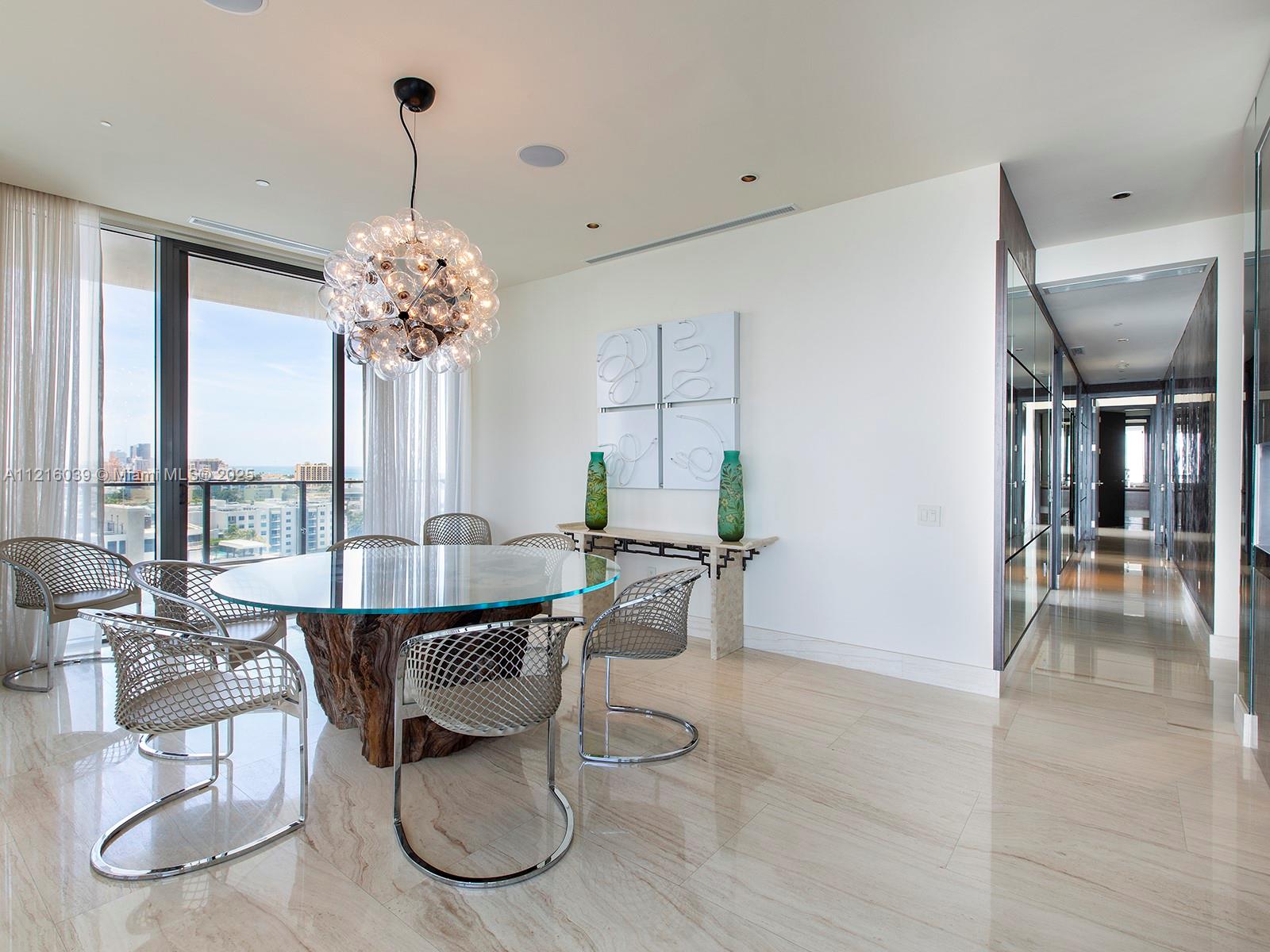 APOGEE CONDO - Residential