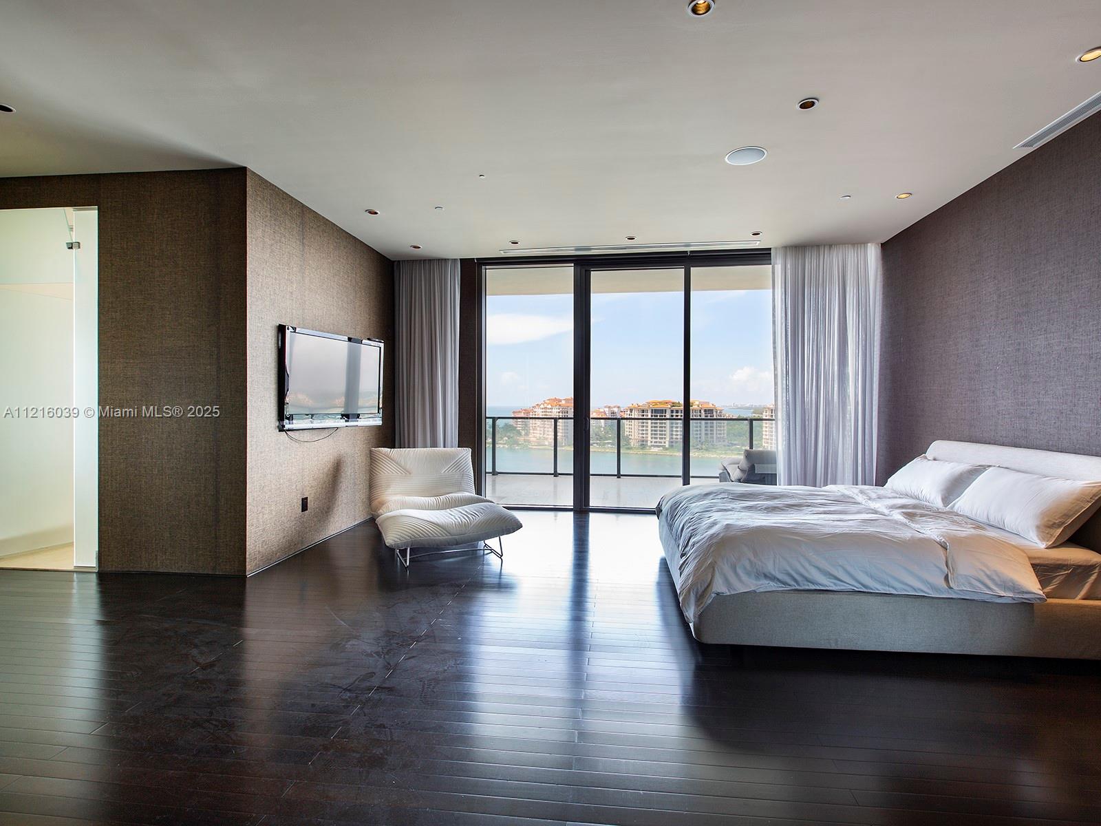 APOGEE CONDO - Residential