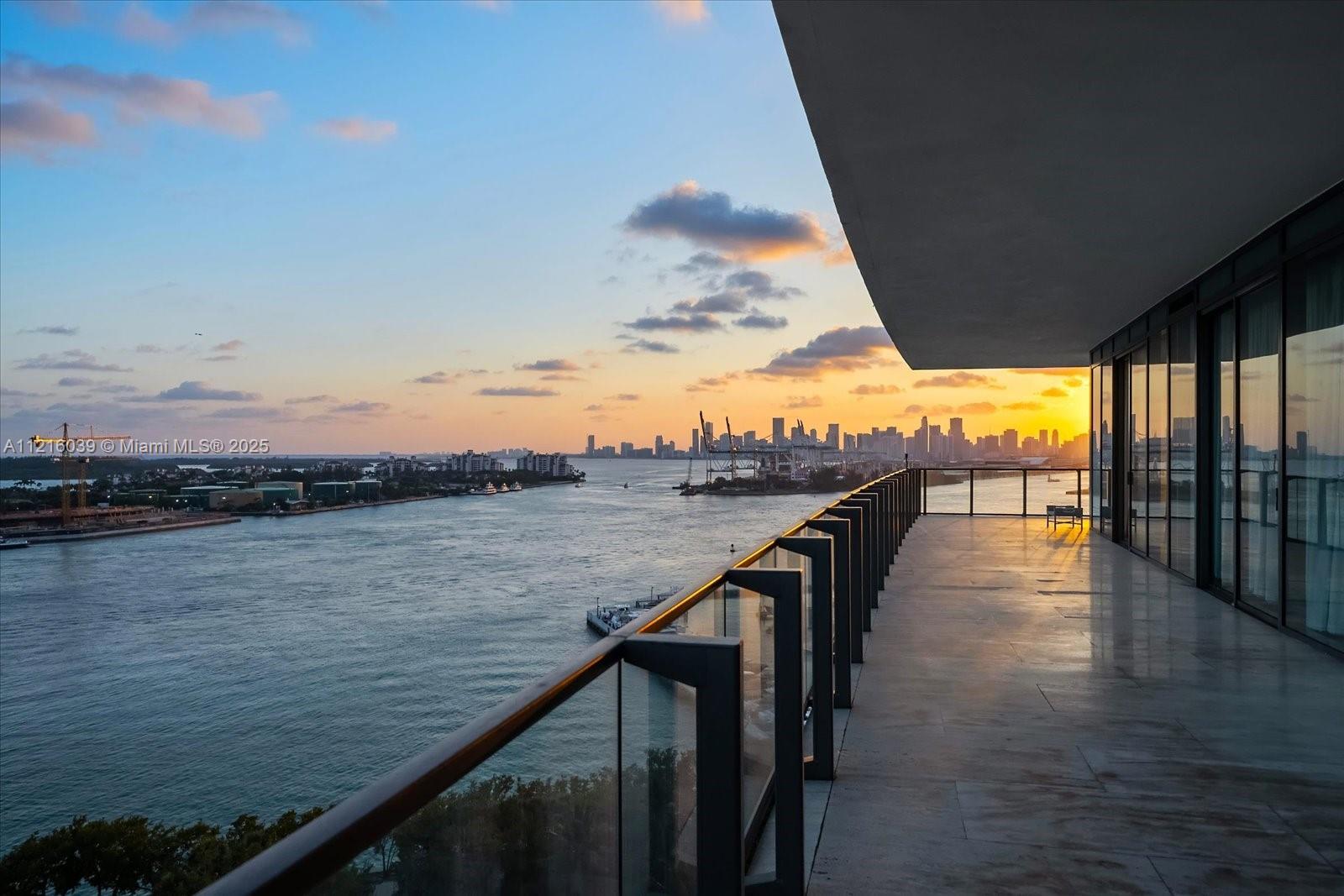 APOGEE CONDO - Residential