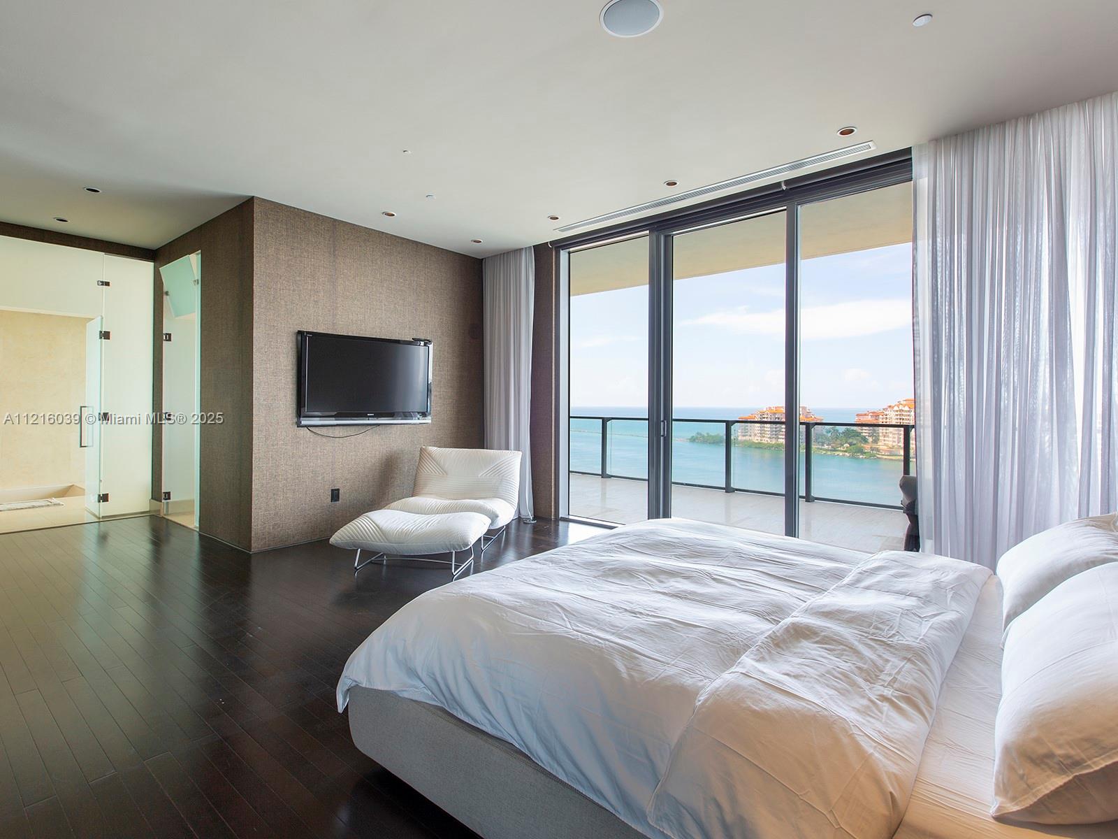 APOGEE CONDO - Residential