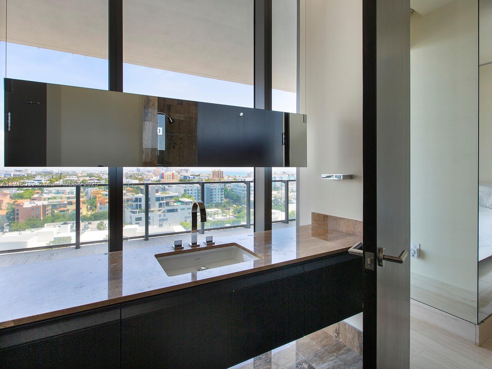APOGEE CONDO - Residential