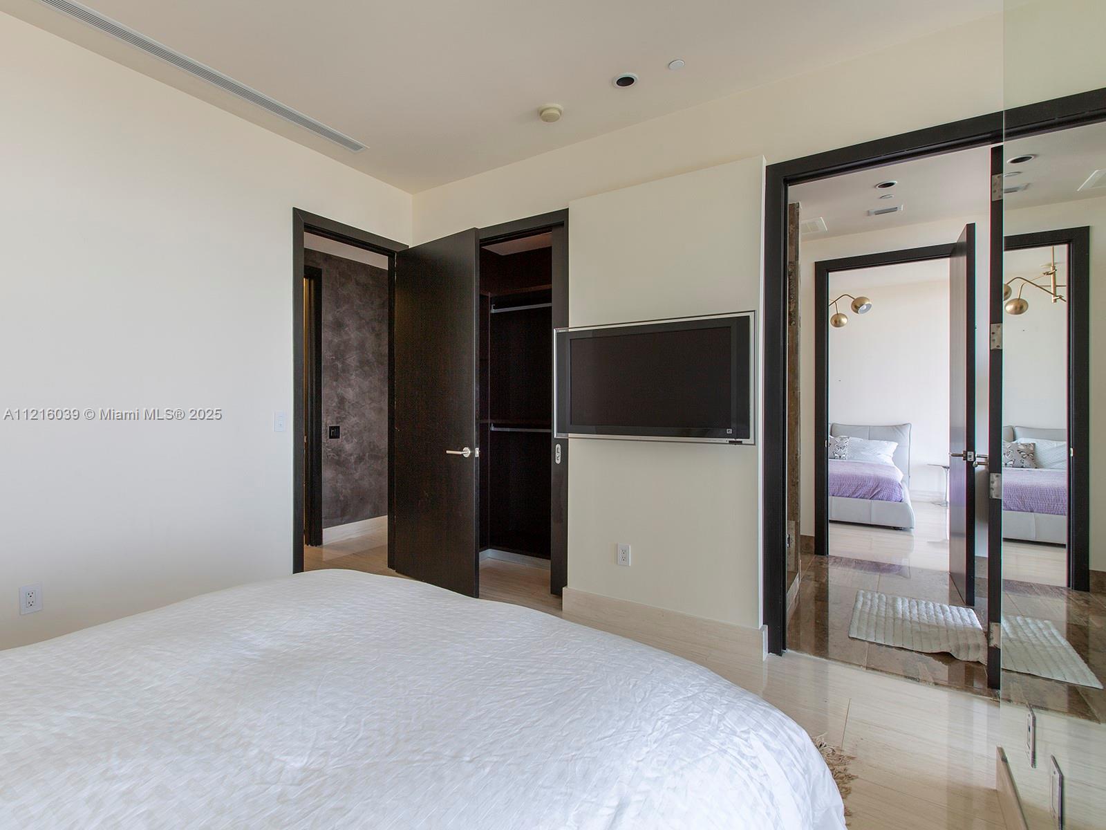 APOGEE CONDO - Residential