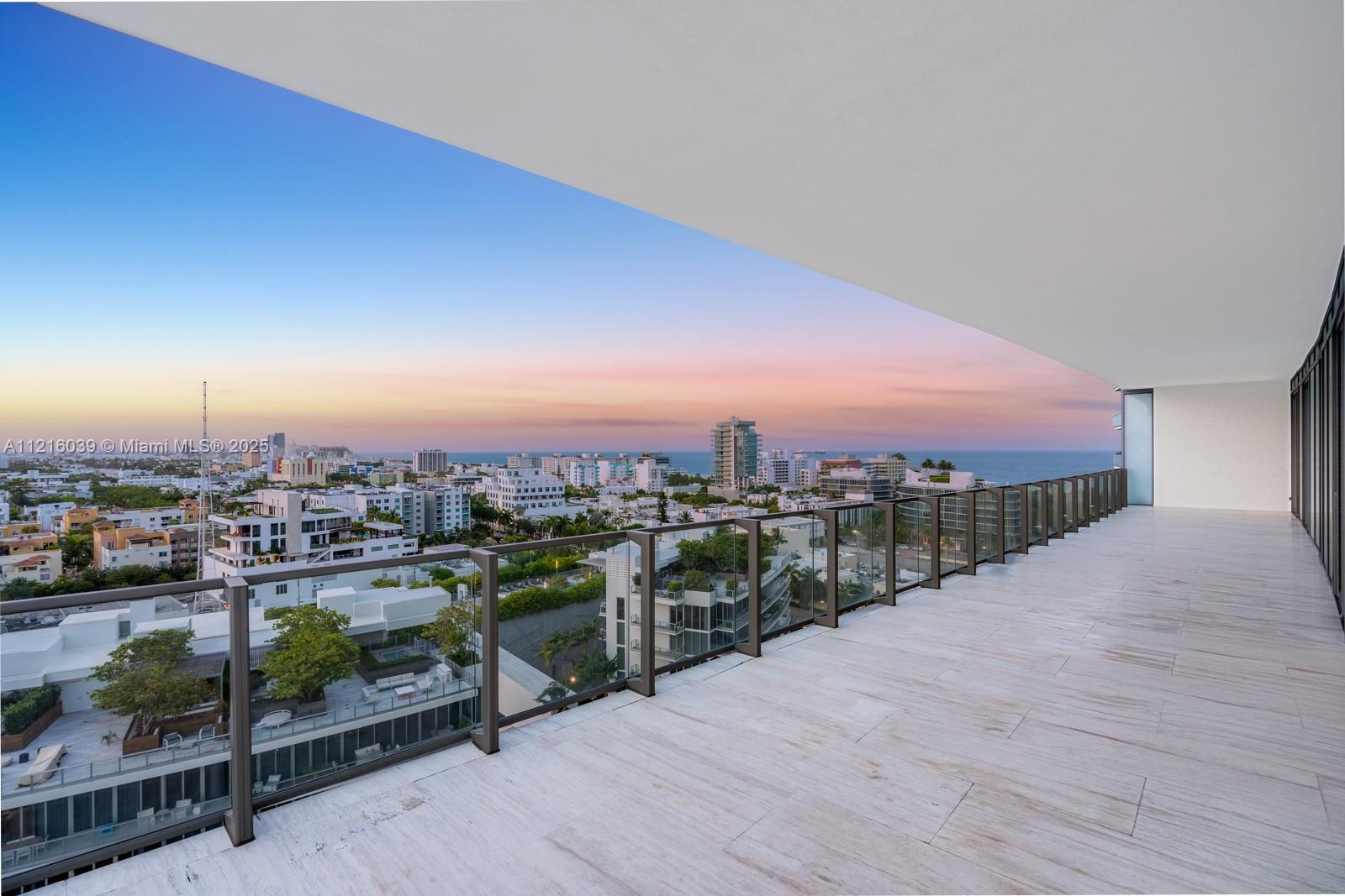 APOGEE CONDO - Residential