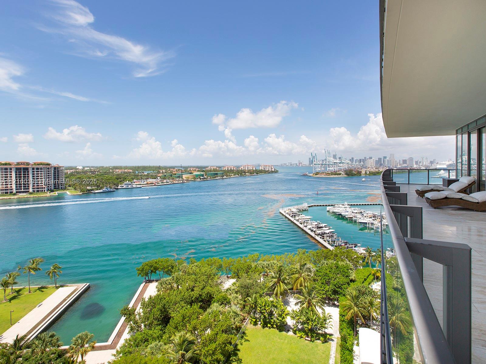 APOGEE CONDO - Residential