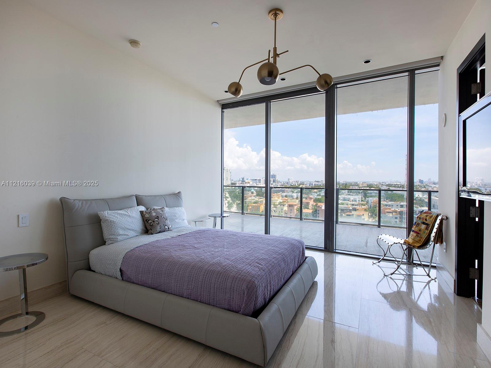 APOGEE CONDO - Residential
