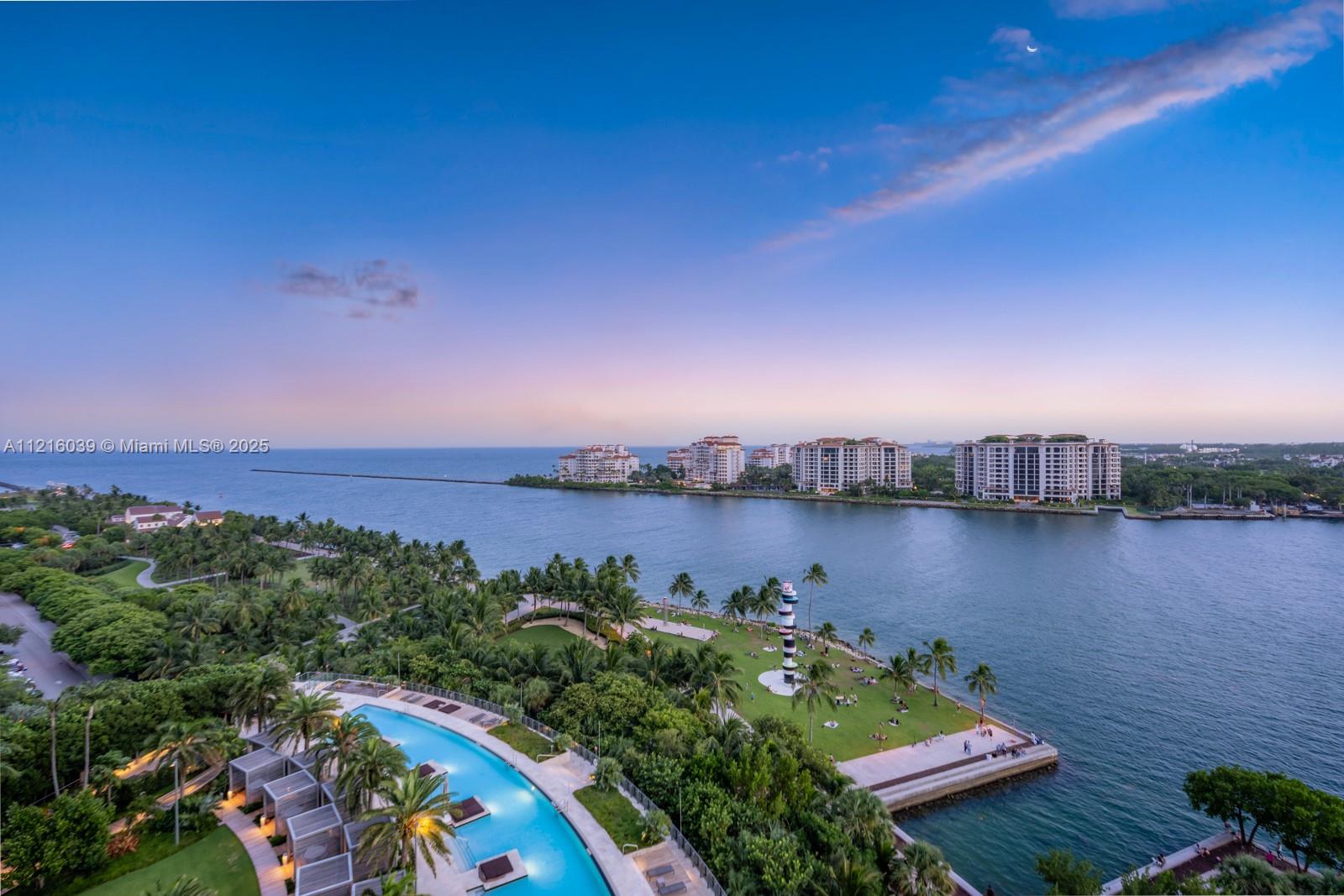 APOGEE CONDO - Residential