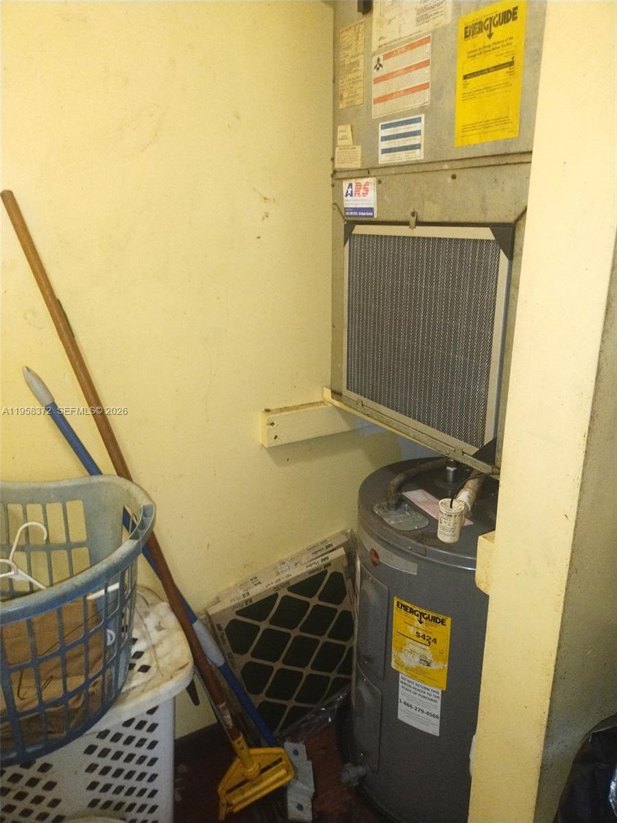 POINT ROYALE CONDO NO 5 - Residential