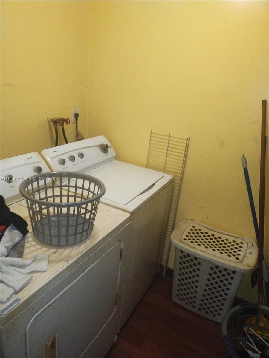 POINT ROYALE CONDO NO 5 - Residential