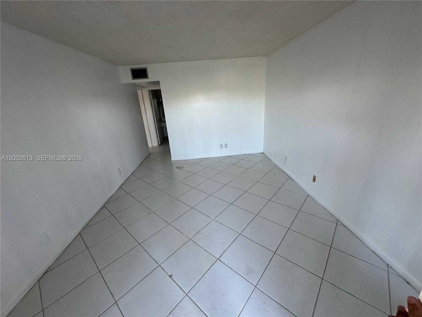 LAKES OF INVERRARY CONDO - Residential