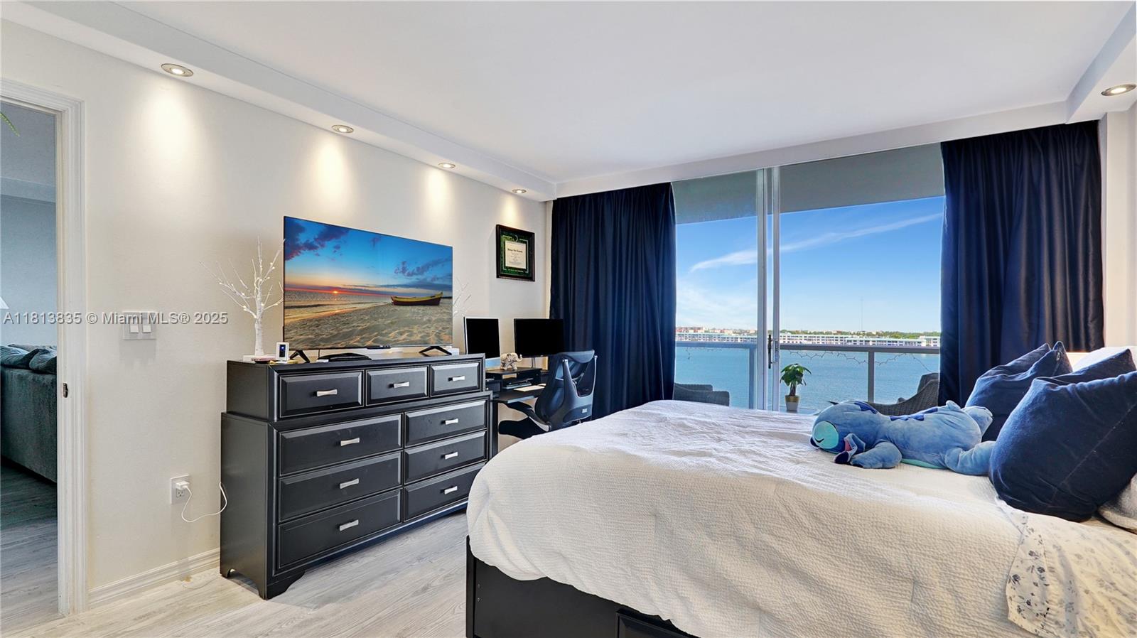 BUCKLEY TOWERS CONDO - EA - Residential