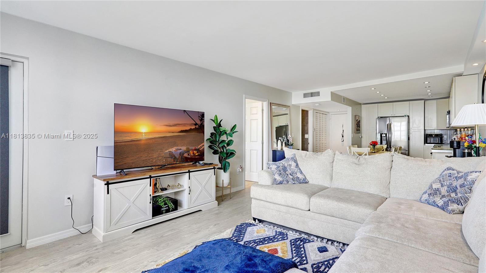 BUCKLEY TOWERS CONDO - EA - Residential