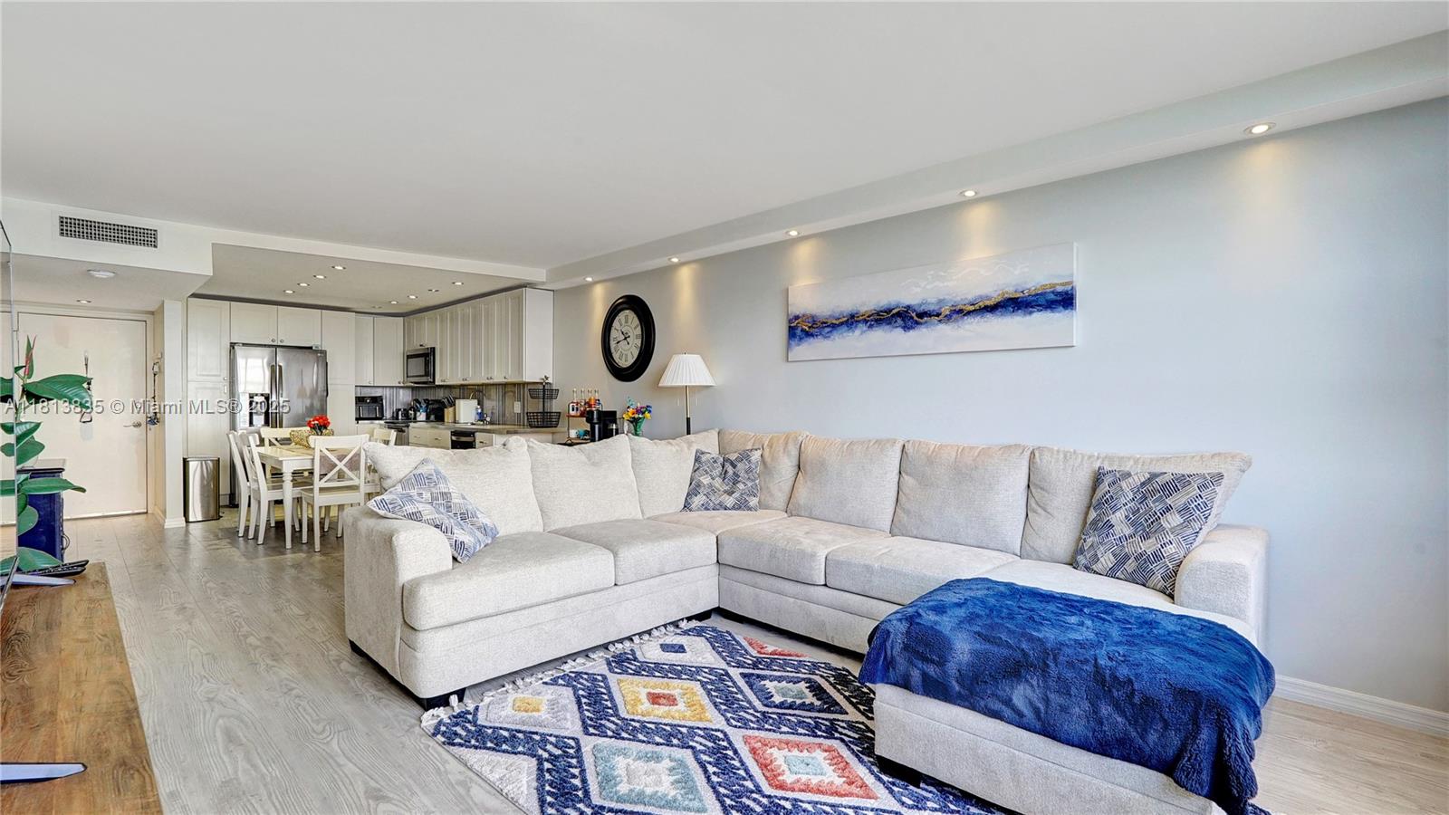 BUCKLEY TOWERS CONDO - EA - Residential