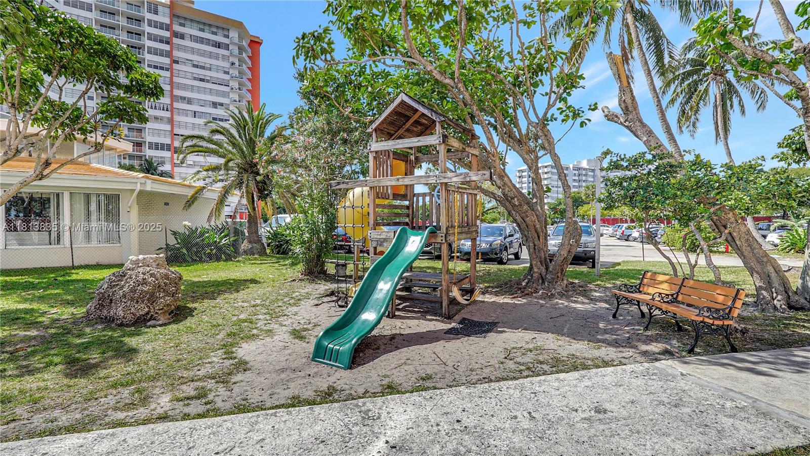 BUCKLEY TOWERS CONDO - EA - Residential
