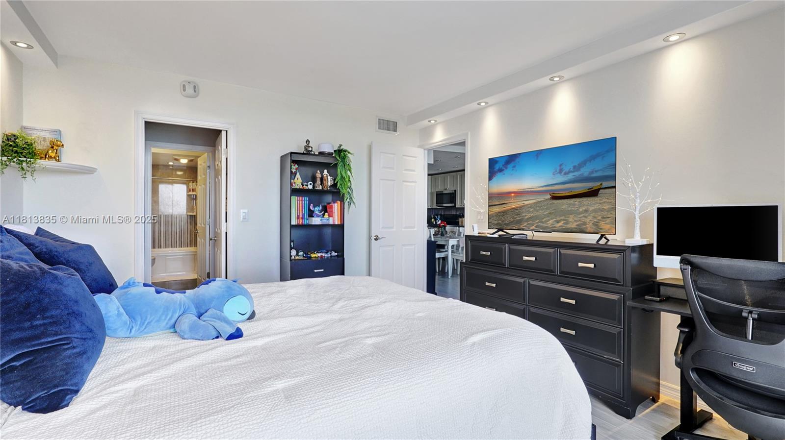 BUCKLEY TOWERS CONDO - EA - Residential