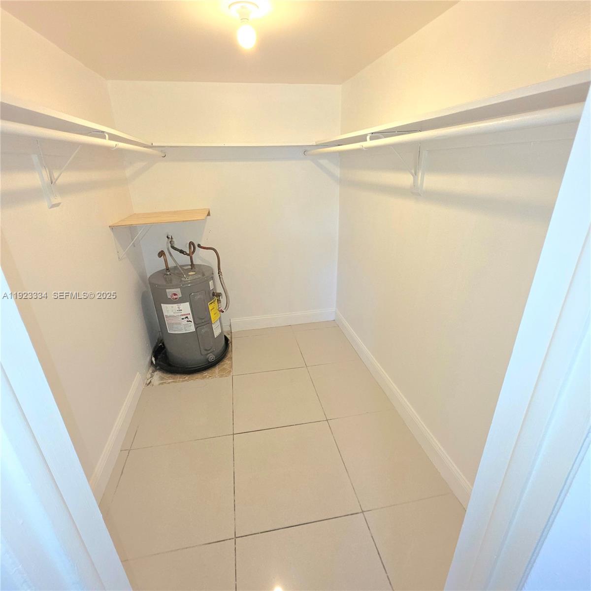 NEW WORLD CONDO APTS II - Residential Lease