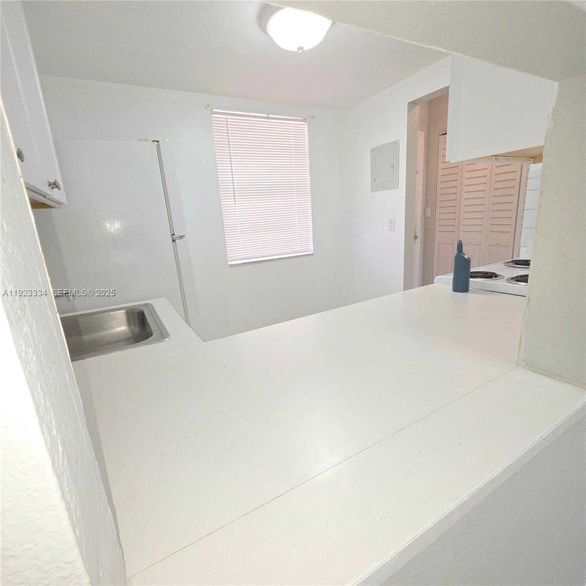 NEW WORLD CONDO APTS II - Residential Lease