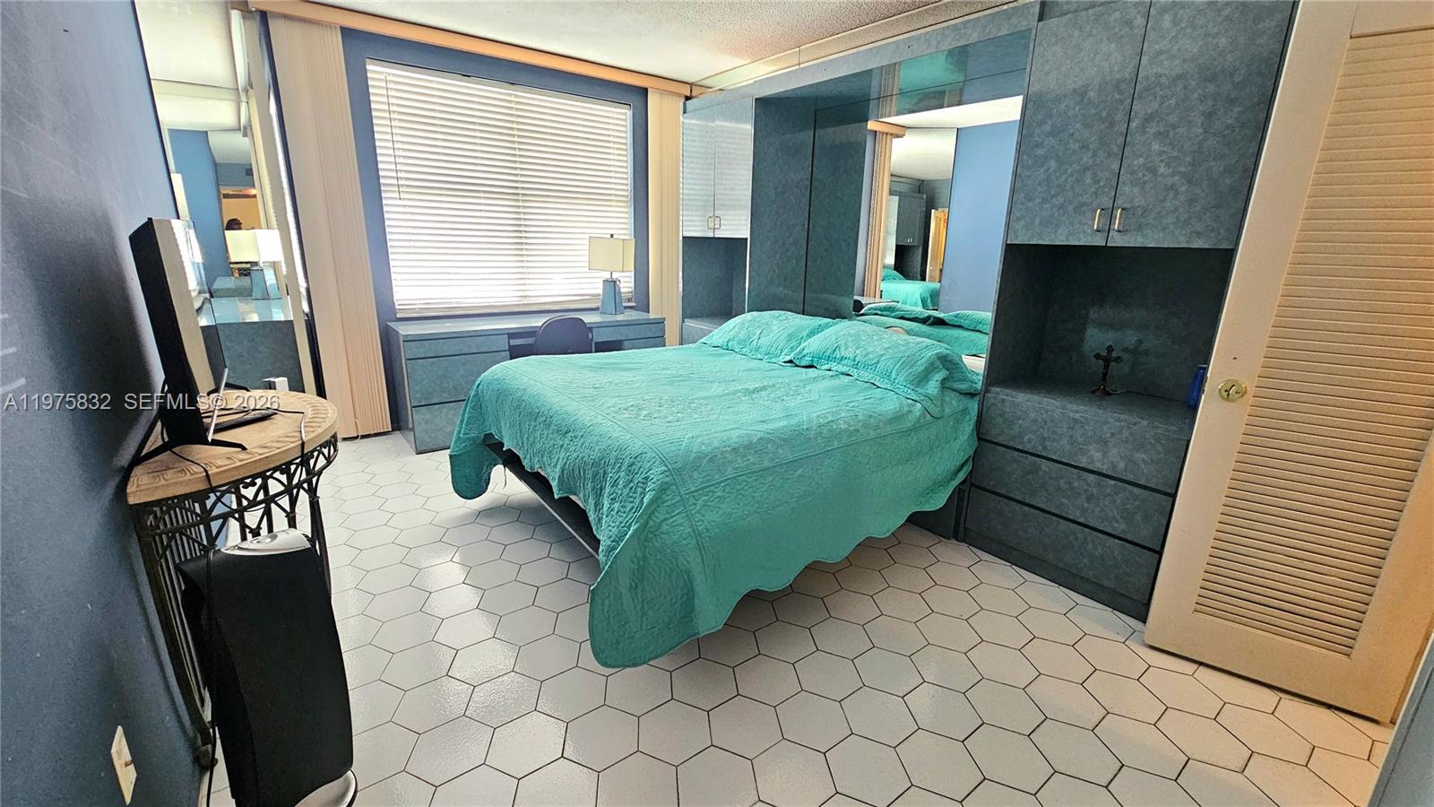 HEMISPHERES CONDO - Residential Lease