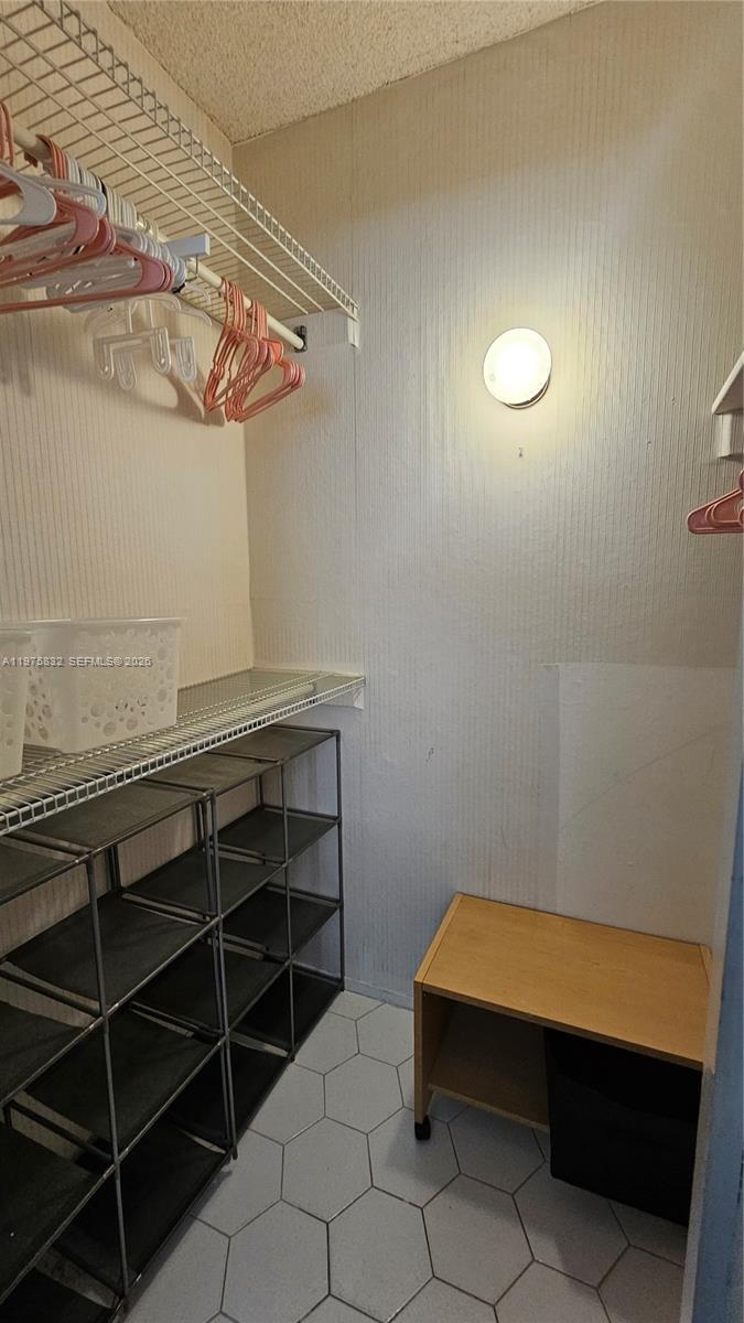 HEMISPHERES CONDO - Residential Lease