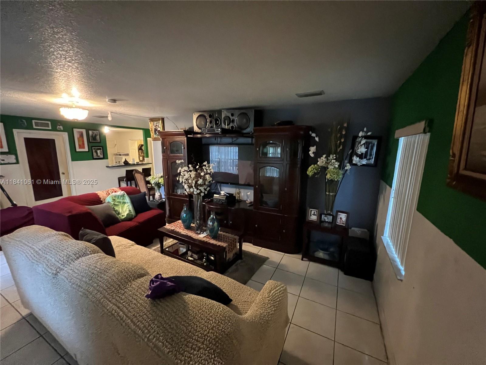 RADIO HEIGHTS - Residential