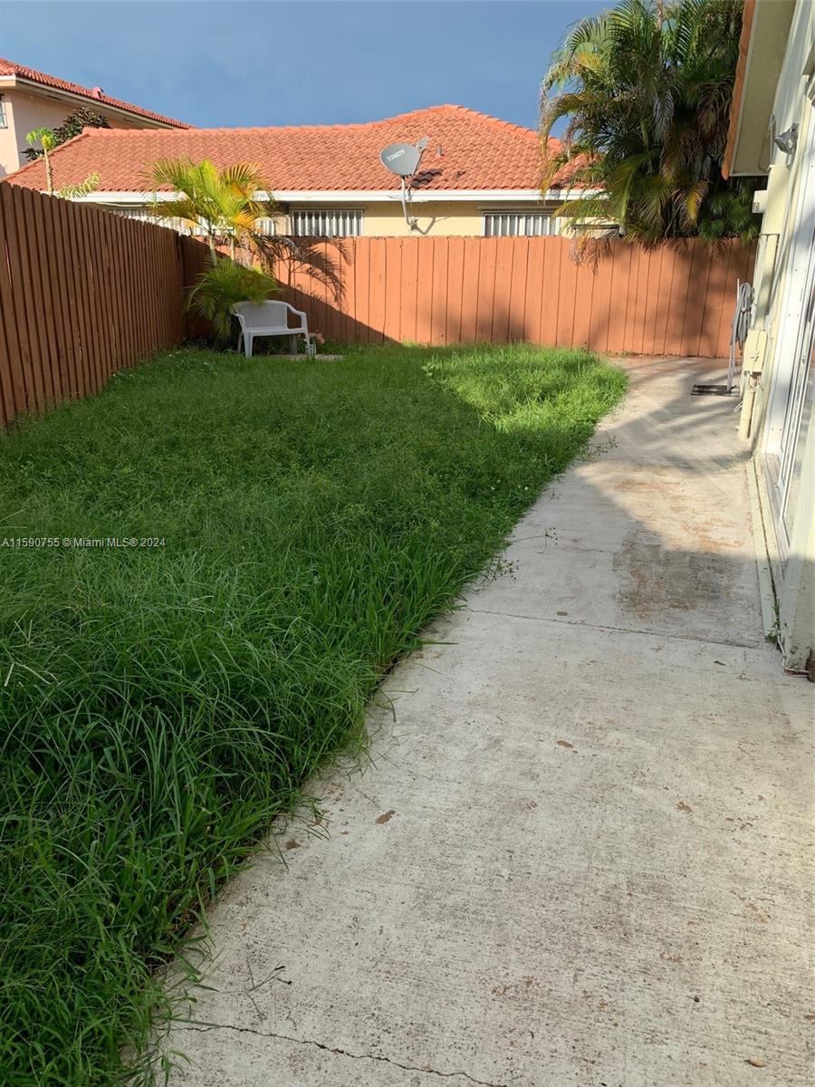 SUNSET MANSIONS - Residential Lease