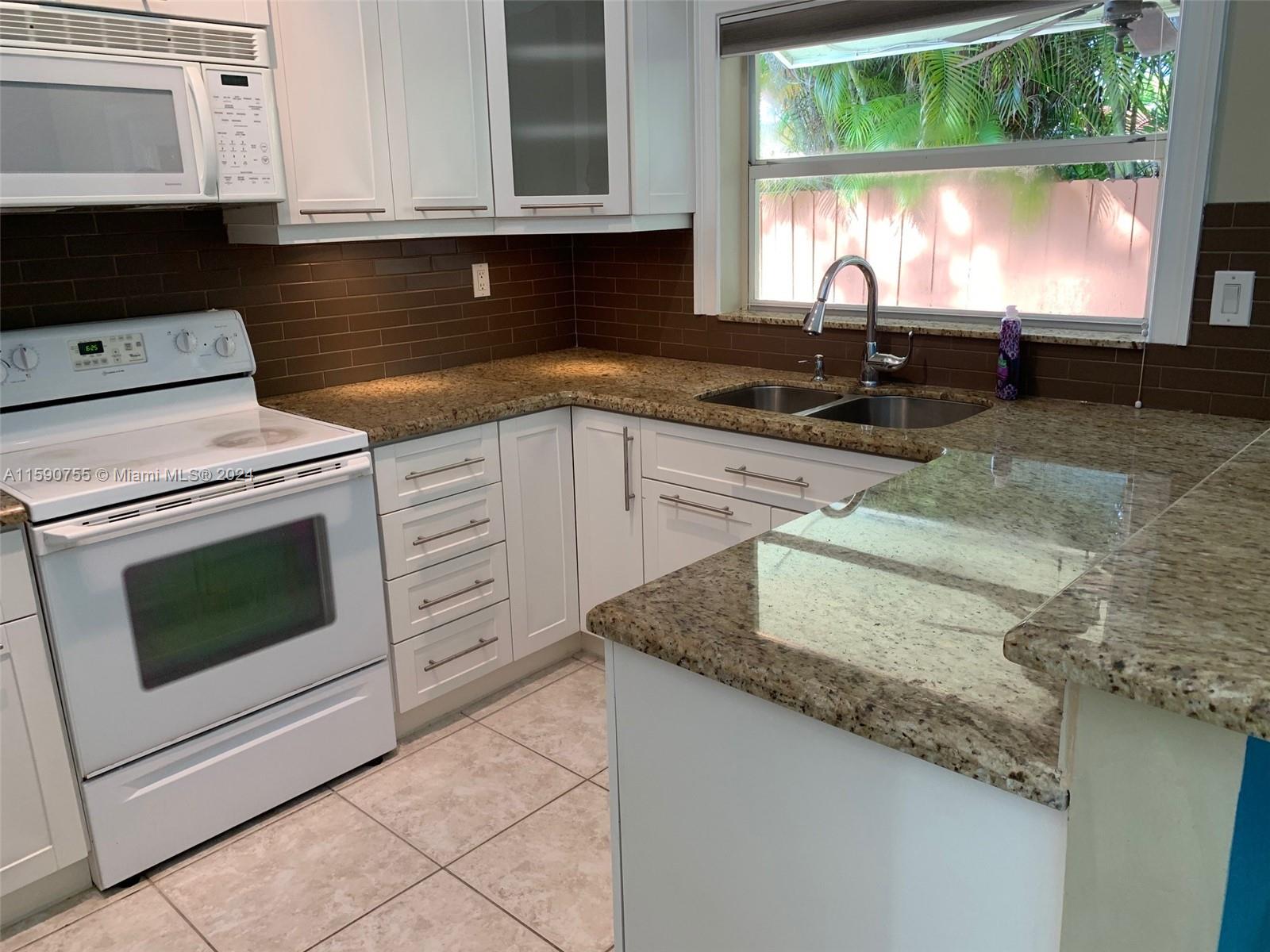 SUNSET MANSIONS - Residential Lease