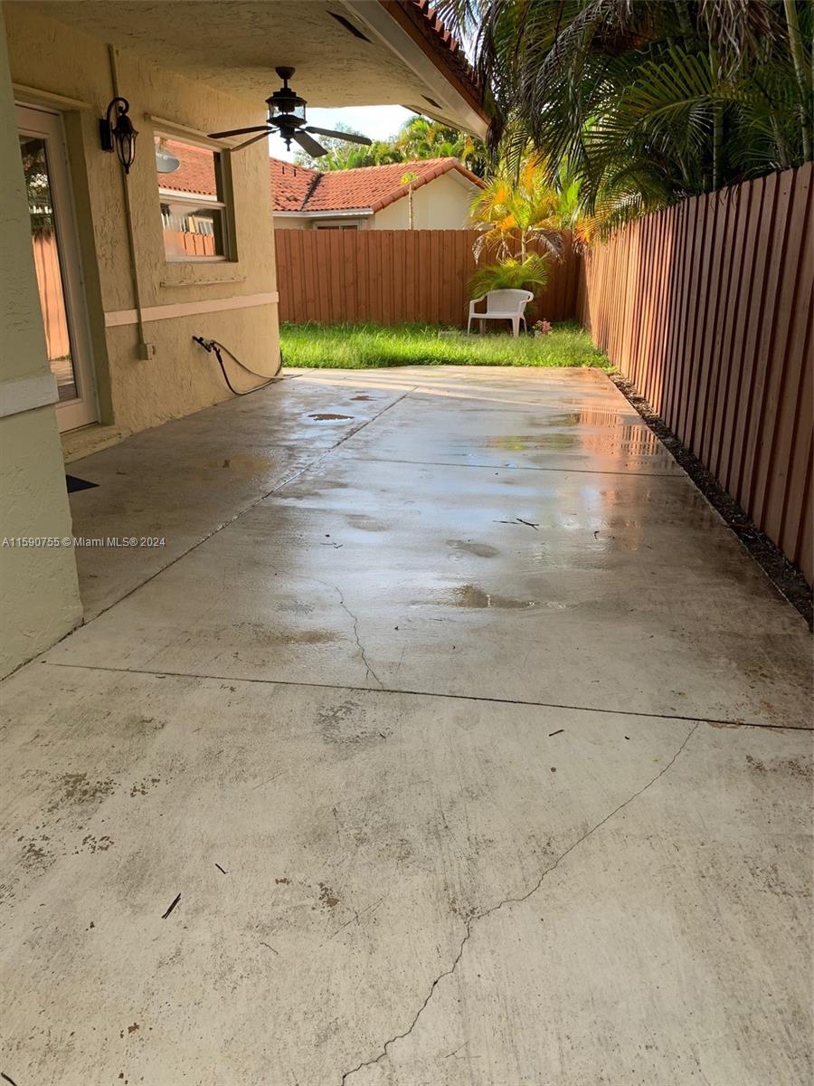 SUNSET MANSIONS - Residential Lease