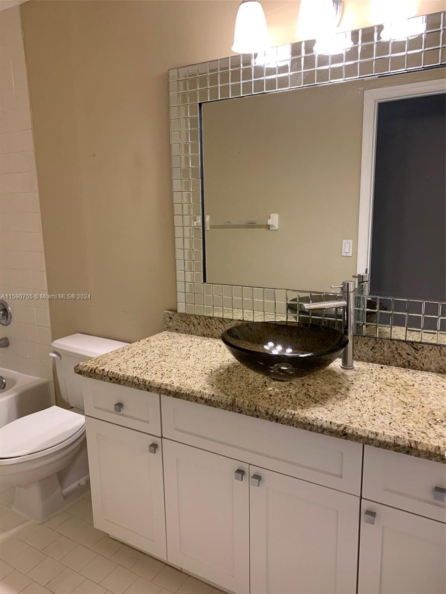 SUNSET MANSIONS - Residential Lease