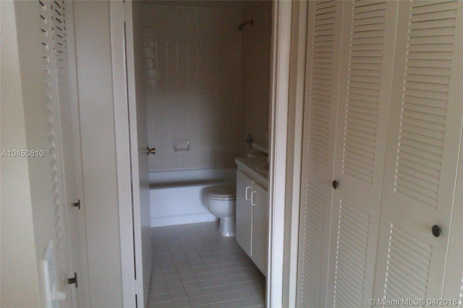 HOLLYWOOD PARC CONDO - Residential Lease