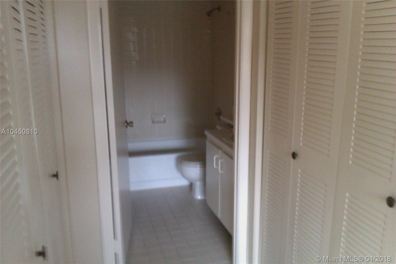 HOLLYWOOD PARC CONDO - Residential Lease