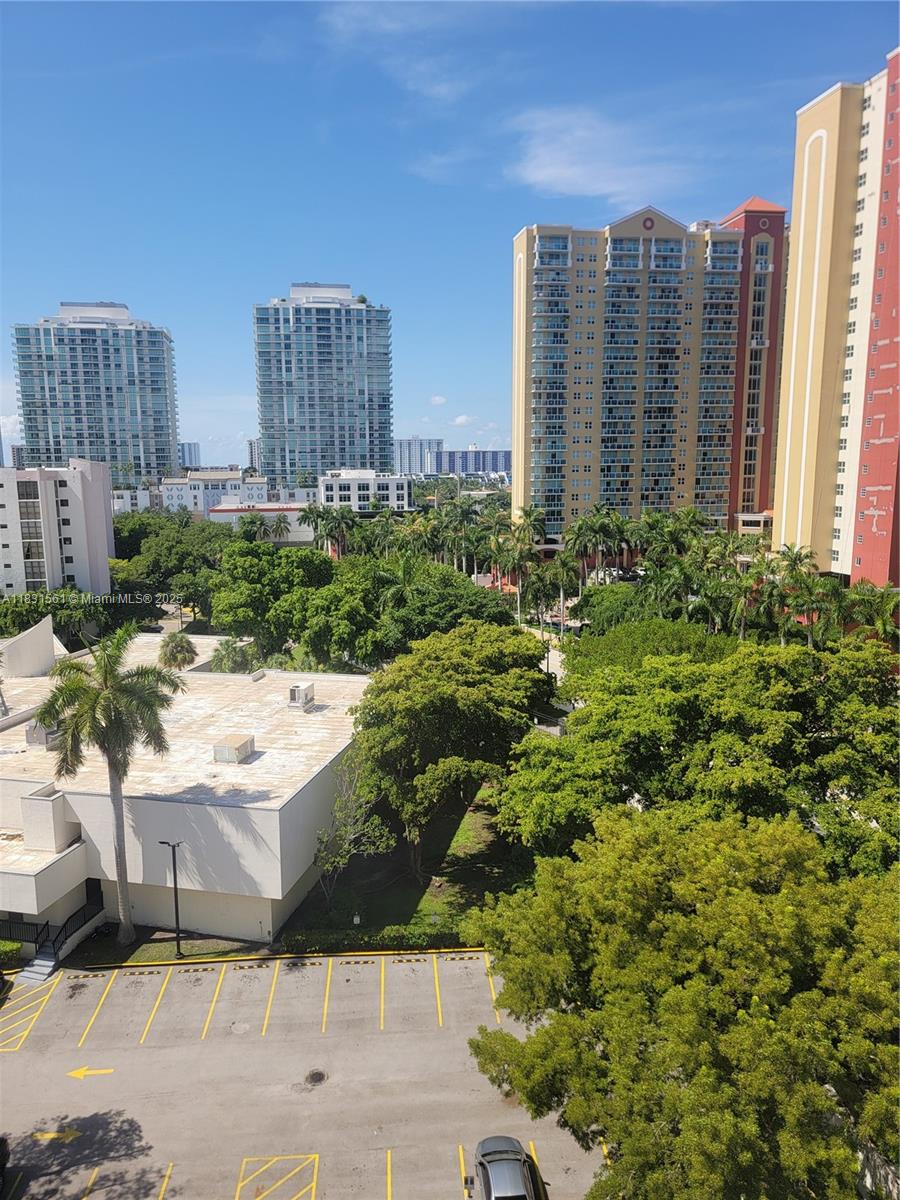 17021 N Bay Rd 1015